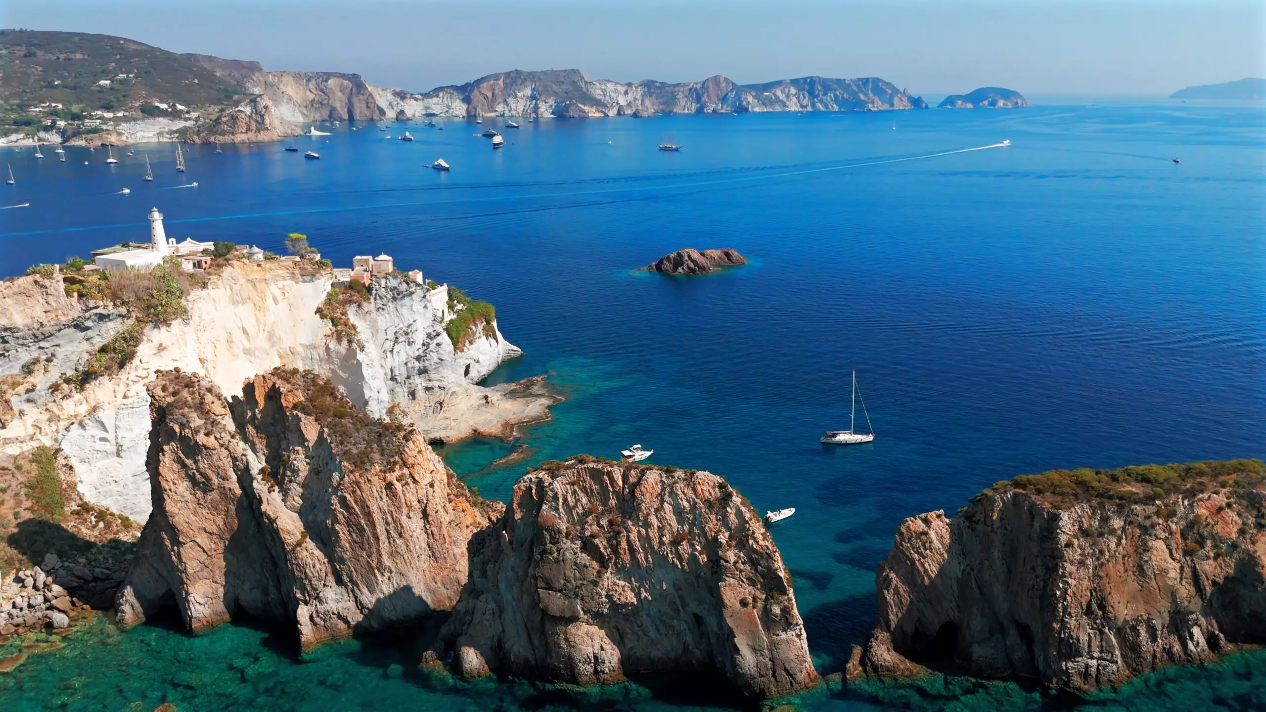 Ponza a Marzo: Un'Esperienza Unica tra Natura, Storia e Tradizioni