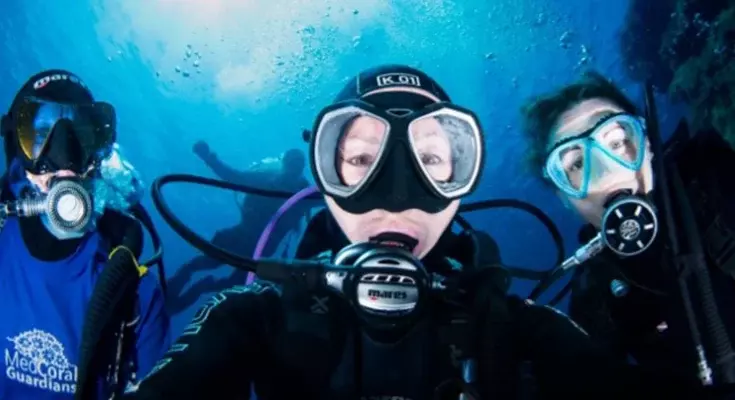 Terapia Blu: L'Abisso Marino come Strumento di Cura e Rinascita Sociale