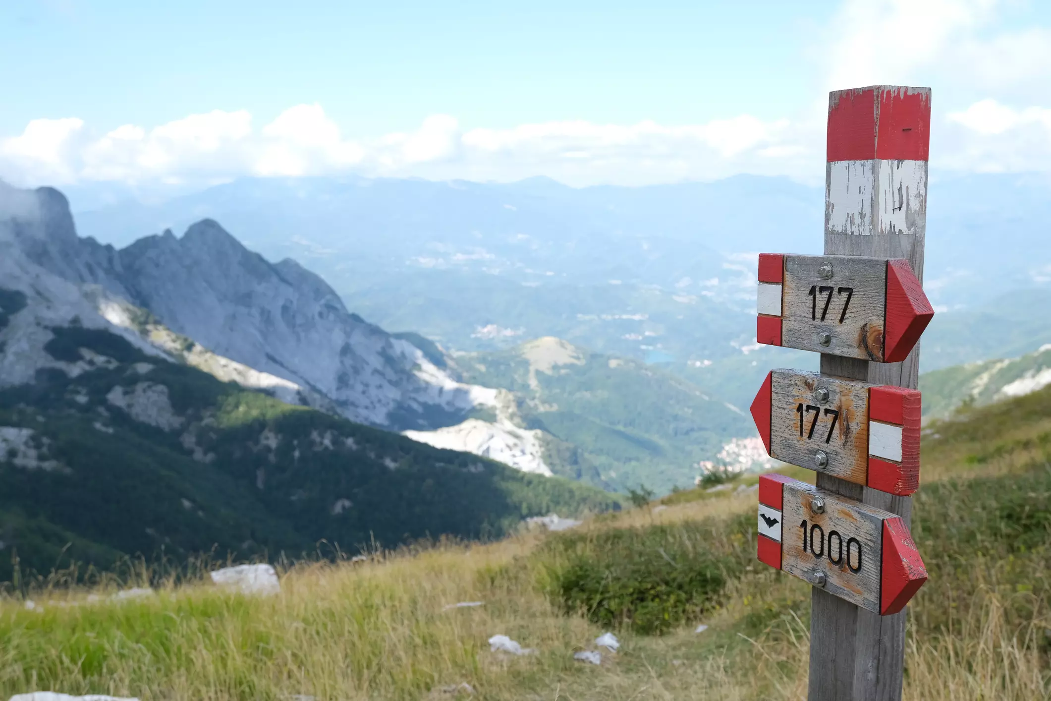Sentieri Storici: Esplorare le Alpi Apuane tra Natura e Memoria della Seconda Guerra Mondiale