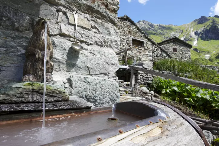 Sentieri Panoramici: Esplorando la Cultura Walser e le Vedute del Monte Rosa