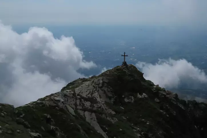 Escursioni Indimenticabili per il Ponte del Primo Maggio: Dalle Alpi alla Sicilia