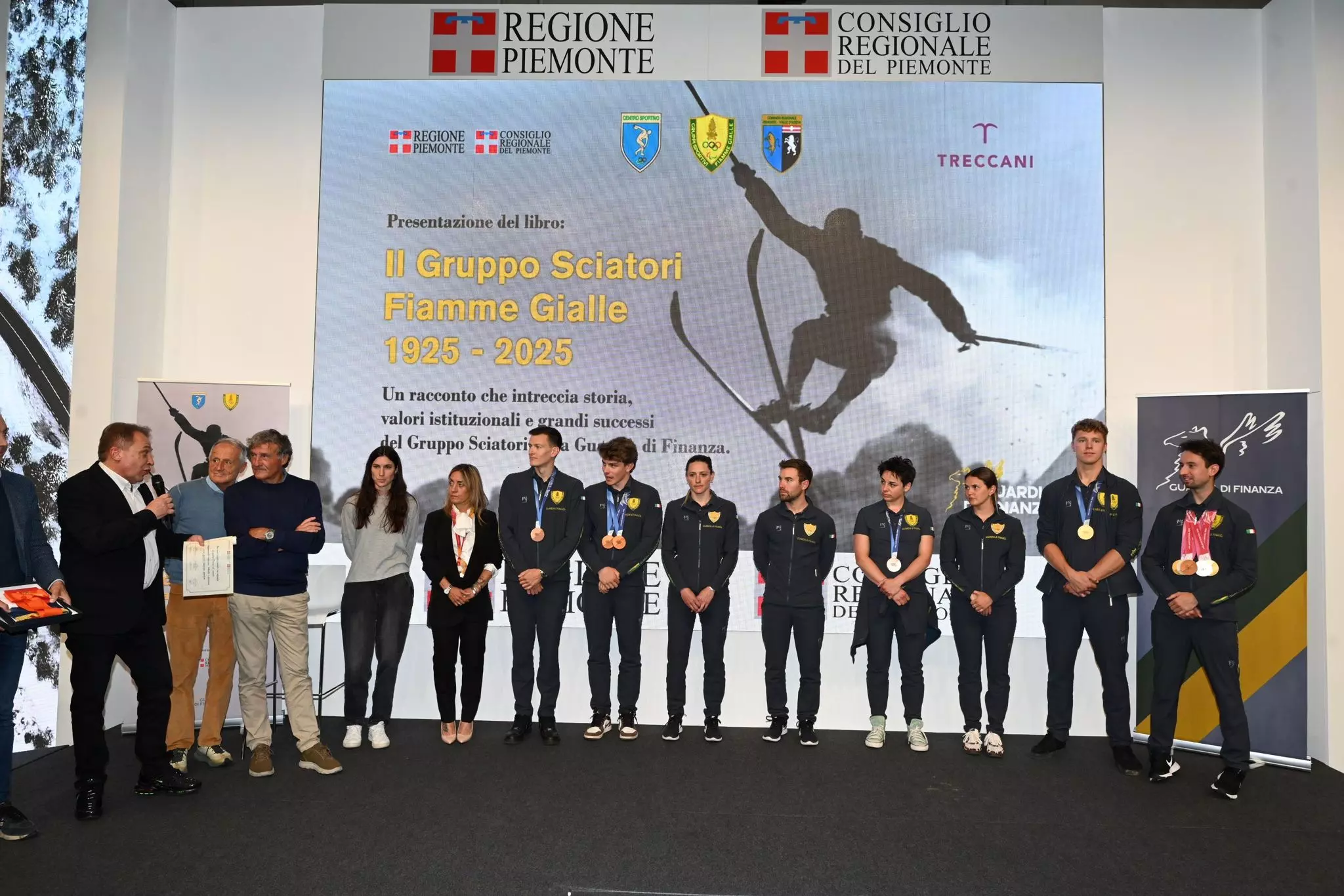 Le Fiamme Gialle celebrano un secolo di sport invernali al Salone del Libro di Torino