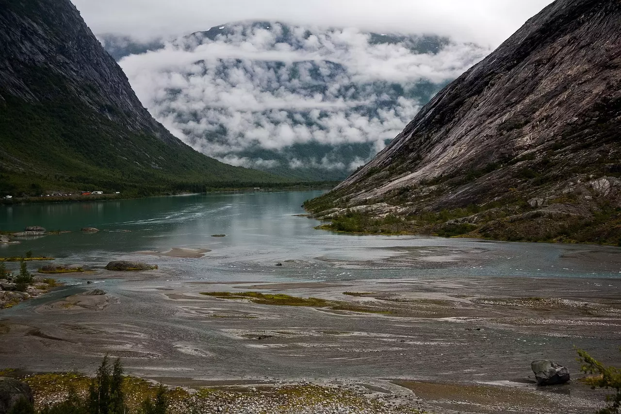 Ciclovia dei Laghi Finlandesi: Un Viaggio Incantato tra Silenzio e Natura Incontaminata