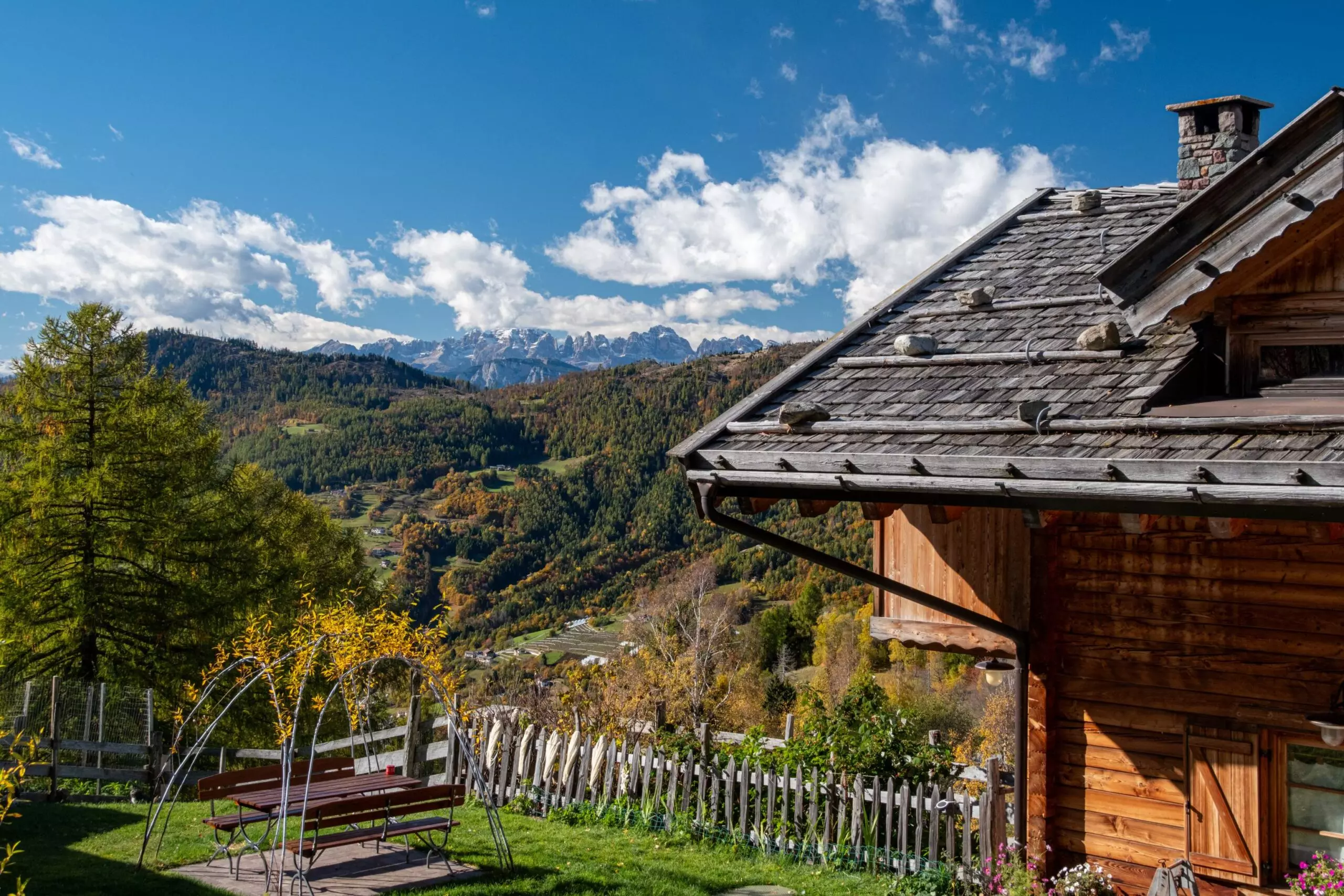 Valle dei Mòcheni: Un Viaggio Incantato tra Natura, Storia e Tradizioni Alpine