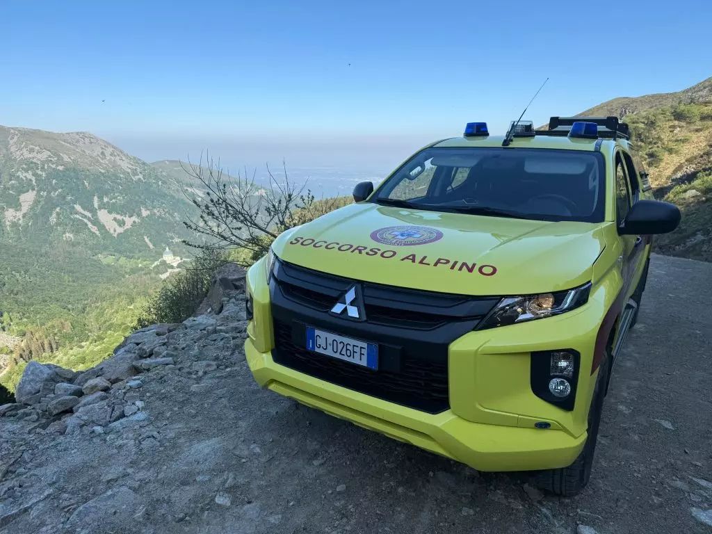 Fine Settimana Intenso per il Soccorso Alpino: Numerosi Interventi tra Montagne Italiane