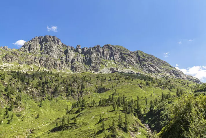 Scoprire le Alpi Orobie: Un'Avventura Tra Natura Incontaminata e Tradizioni Montane