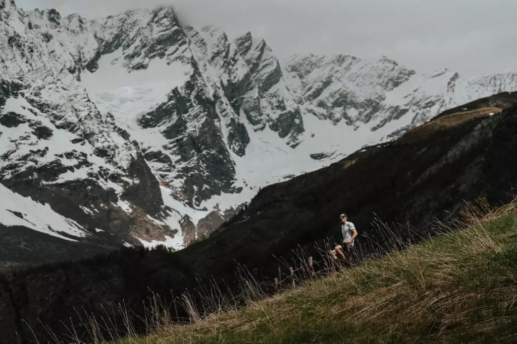 Hervé Barmasse: Una Traversata d'Italia Estrema tra Montagne e Mari