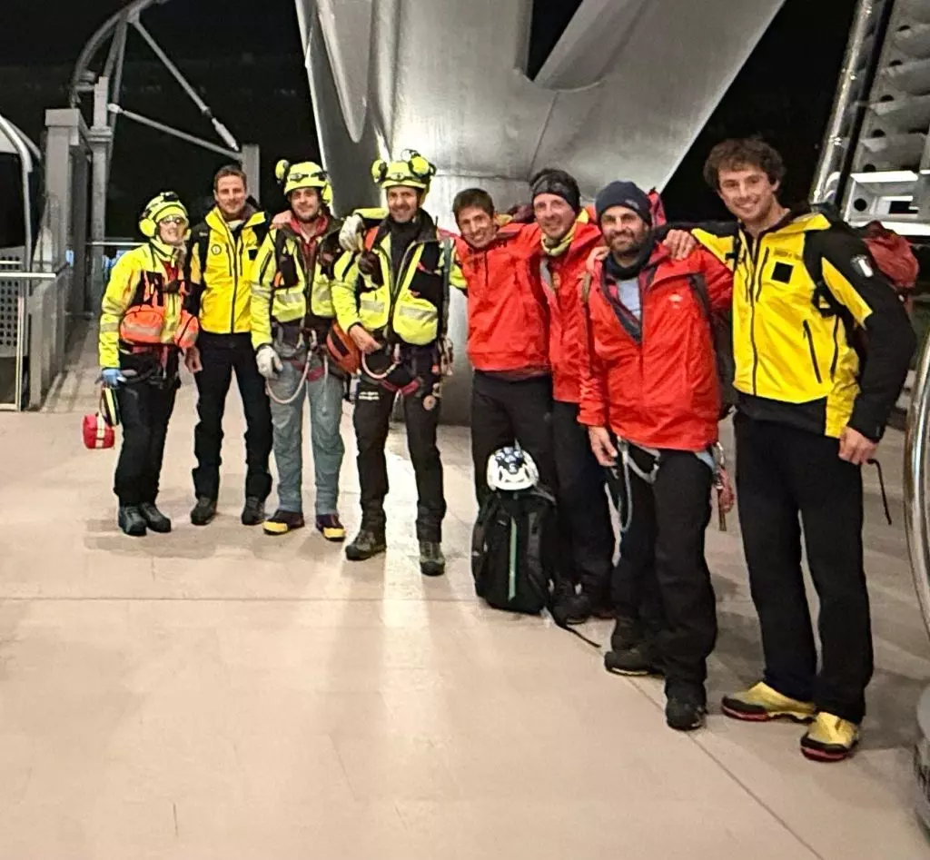 Salvataggio drammatico sul Dente del Gigante: alpinisti polacchi colpiti da fulmine e recuperati nella notte