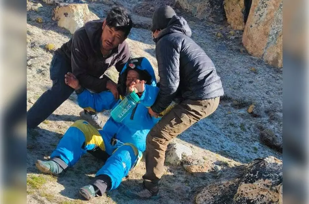 Miracolo sull'Everest: Dawa Sherpa Ritrovato Vivo Dopo Sette Giorni nella "Zona della Morte"