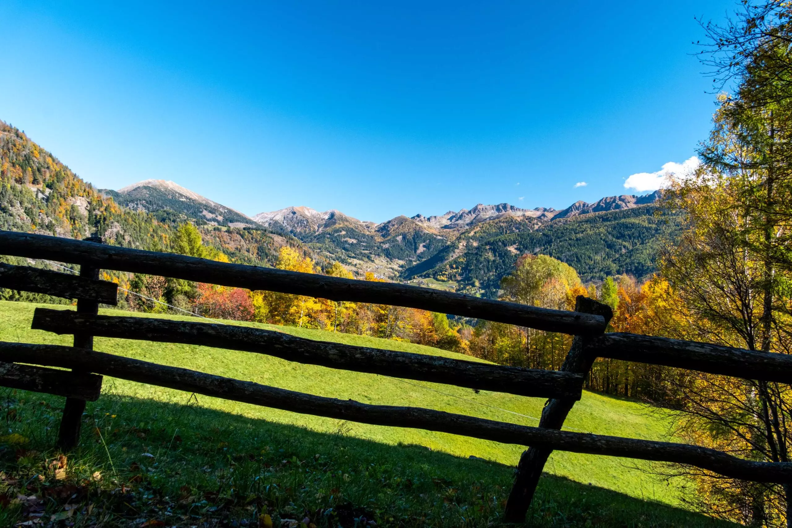 Avventura in E-bike tra i Panorami Incantevoli della Valle dei Mòcheni in Trentino
