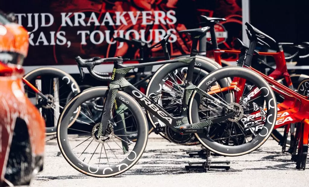 Orbea Orca Aero: Un Velo Prototipo Rivela Innovazioni al Giro del Delfinato