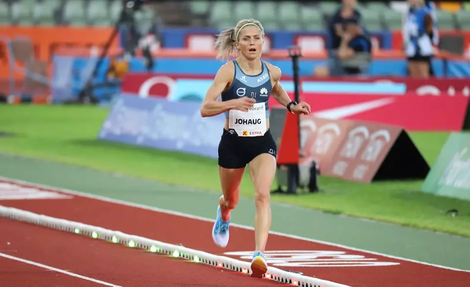 Therese Johaug rinuncia ai Campionati Norvegesi di atletica leggera sui 10.000 metri a causa delle scarpe chiodate