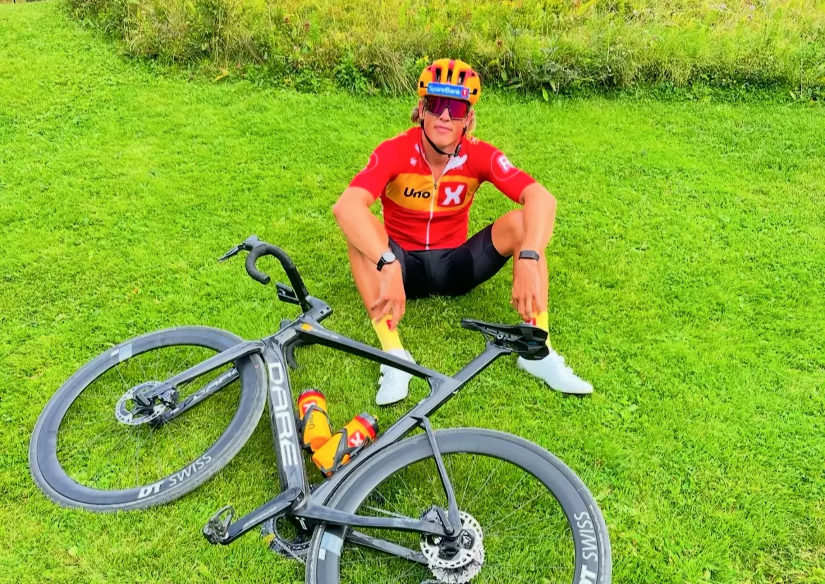 Klæbo si getta nel ciclismo: Una Nuova Sfida all'Etape du Tour