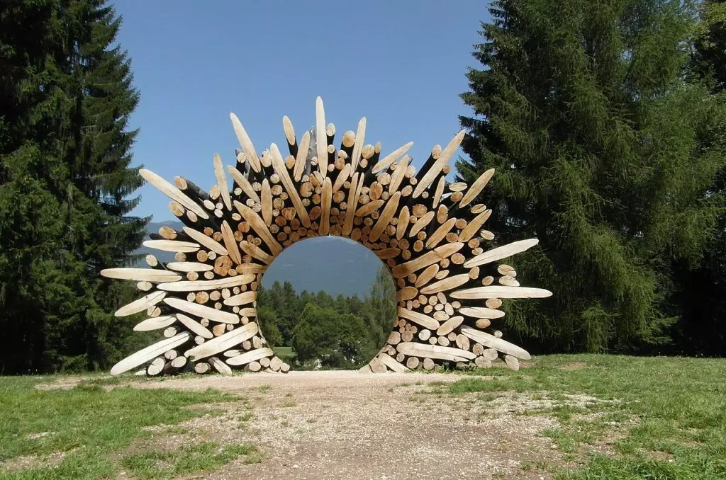 5 Percorsi Italiani Dove l'Arte Abbraccia la Natura