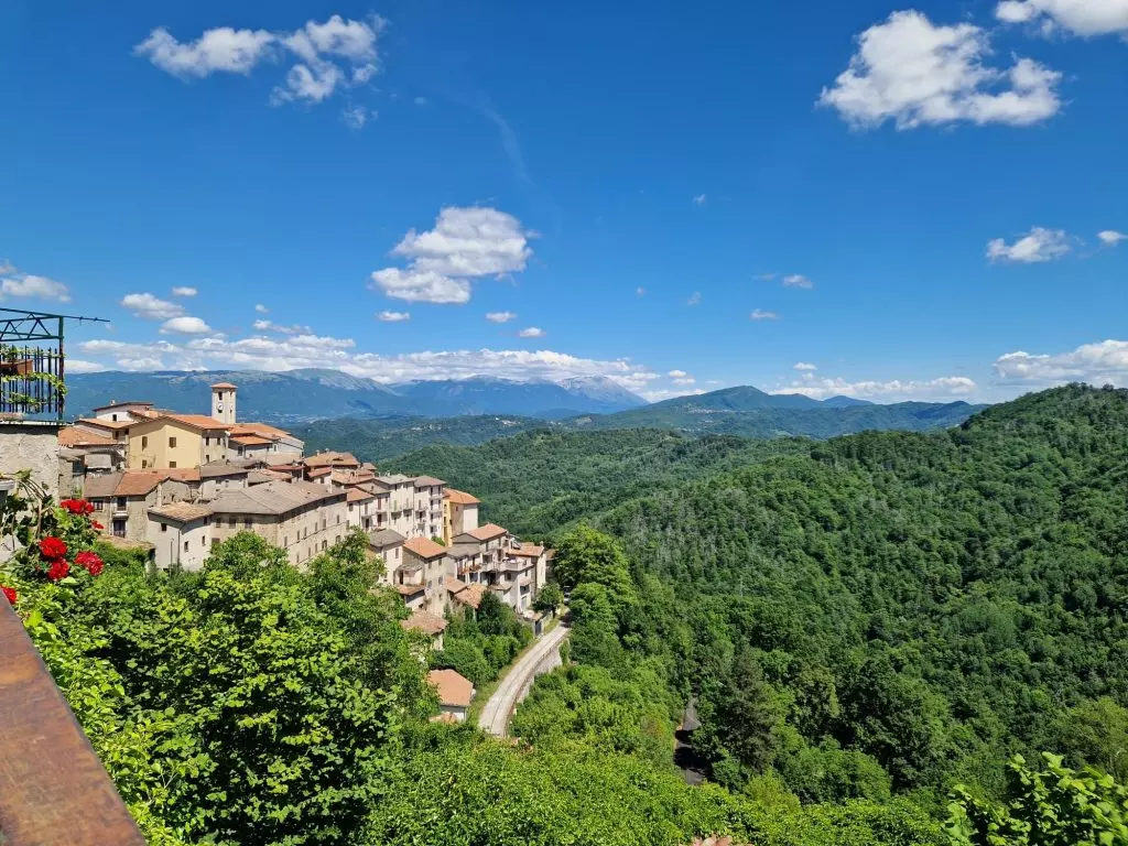 Marcetelli: Il Borgo Più Verde d'Italia e il Valore dei Servizi Ecosistemici