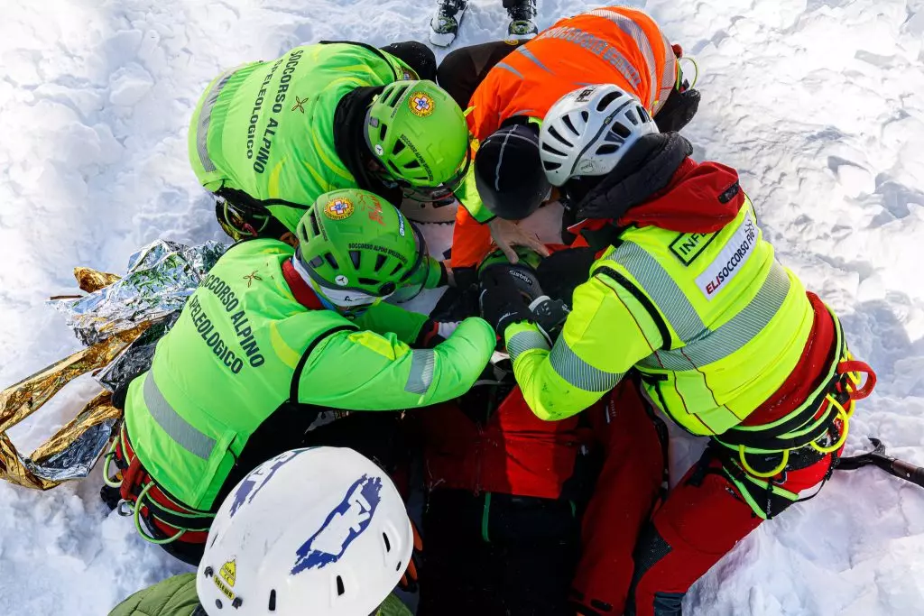 In Montagna in Sicurezza: La Prevenzione Comincia Prima di Partire