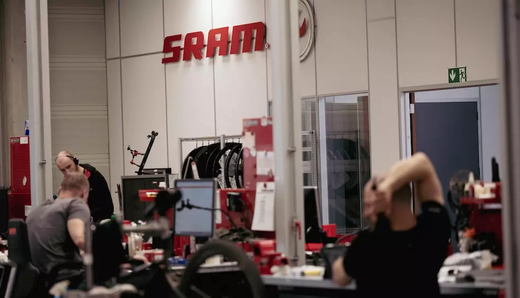 Inaugurato il Centro Servizi Tecnico SRAM a Varese: un Nuovo Polo per l'Industria Ciclistica
