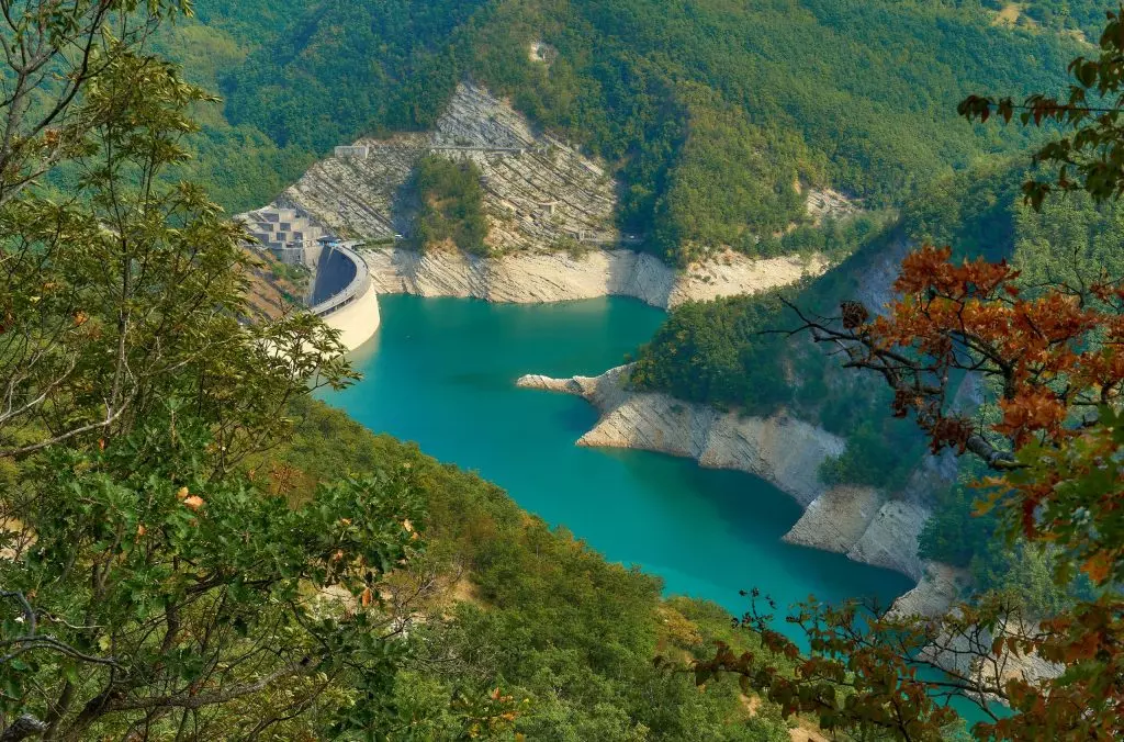 Il Parco delle Foreste Casentinesi Smentisce Voci su Nuove Dighe e Chiarisce il Regolamento