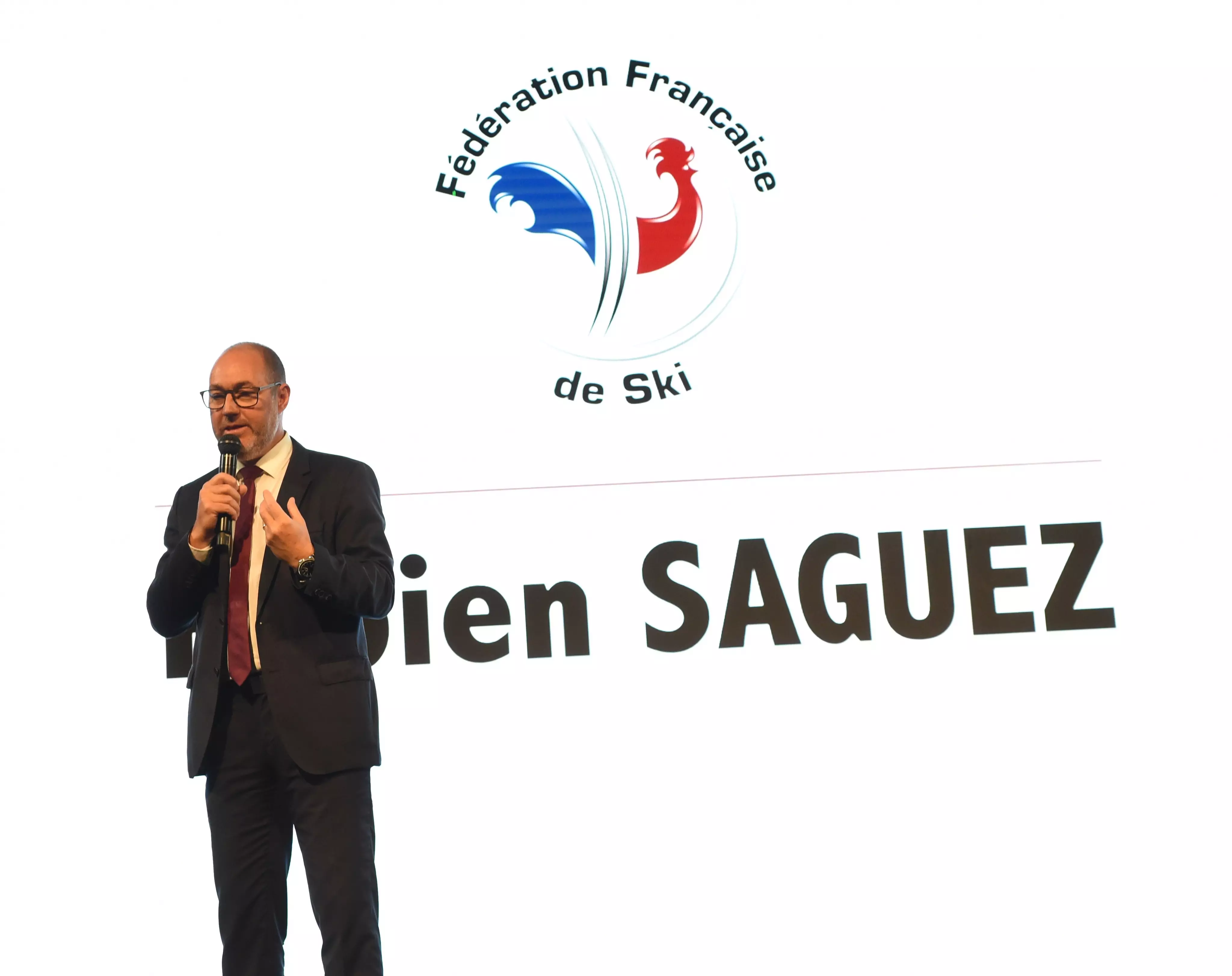 Crisi Finanziaria Allarma la Federazione Francese di Sci: Rischio Chiusura Stagione