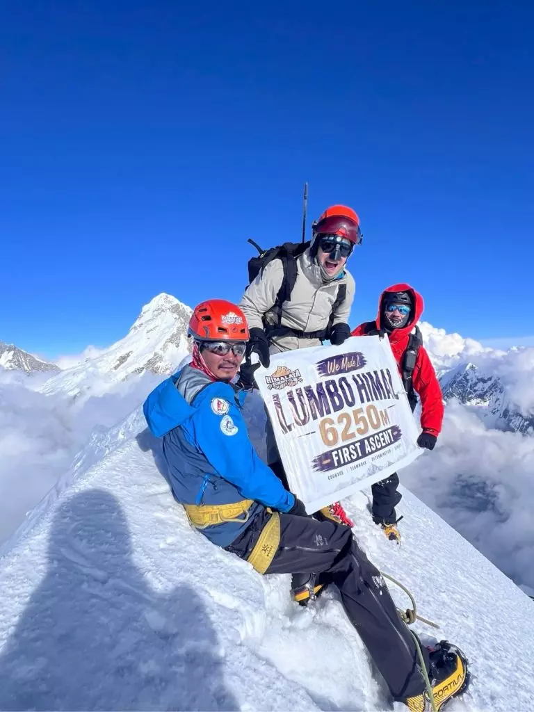 Ascensione Inedita sul Lumbo Himal in Nepal: Un'Epica Esplorazione Montana