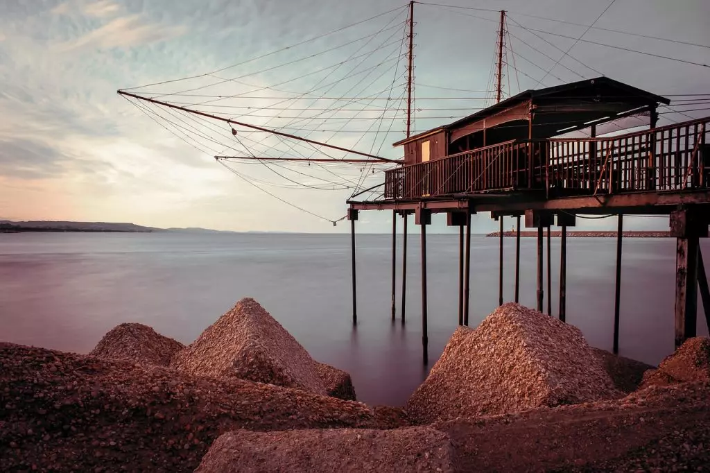 La Via Verde dei Trabocchi: Un Capolavoro Ciclabile tra Mare e Storia in Abruzzo