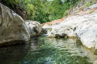 Il Percorso dell'Anello del Nisi: Un Tesoro Nascosto tra Monti e Mare, Ora Accessibile a Tutti