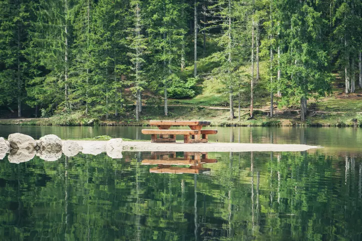 Scopri le Gemme Nascoste delle Dolomiti: Laghi Pianozes e Ajal