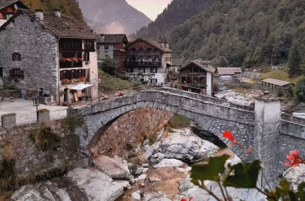 Nuovi Criteri per i Comuni Montani: Impatto su Servizi Essenziali e Scuole