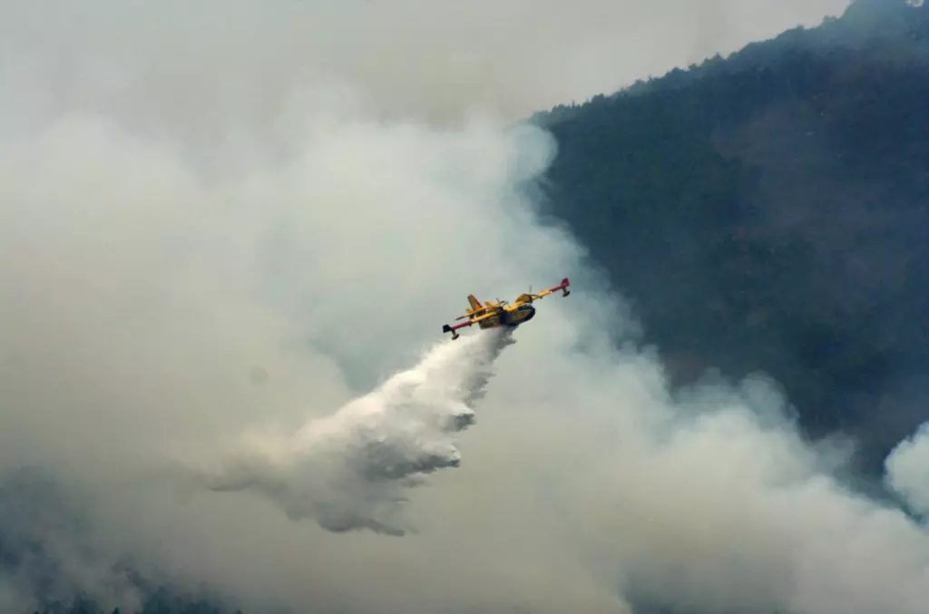 Incendi in Val Grande: Stop alle Escursioni e Allarme Climatico in Piemonte