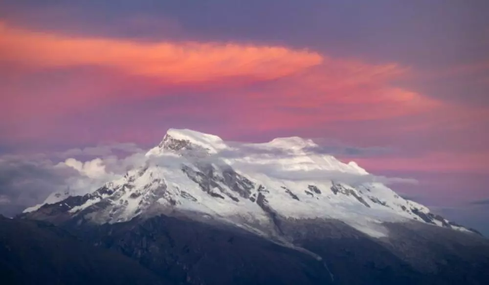 Ricerca drammatica sull'Huascarán: tre alpinisti peruviani dispersi dopo un messaggio angosciante