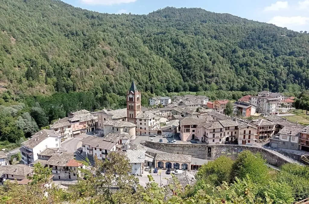 Il Ritorno alla Montagna: Storie di Vita e Collaborazione Nelle Alpi
