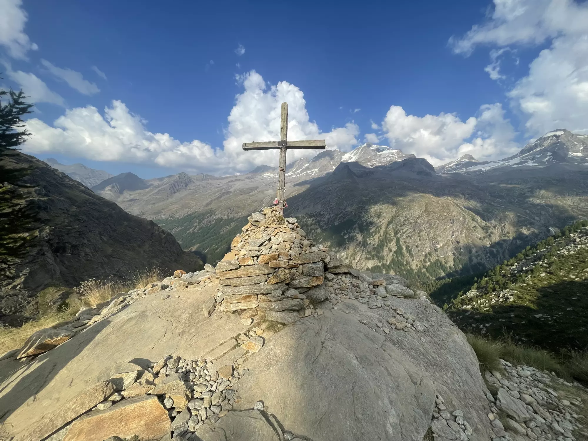 Avventure Alpine nella Valsavarenche: Itinerari Incantevoli tra Cime e Laghi