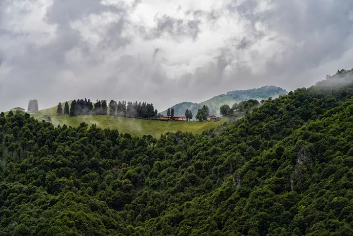 Esplorando la Valsassina: Itinerari tra Panorami Mozzafiato e Cime Maestre